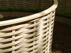 Curved fencing